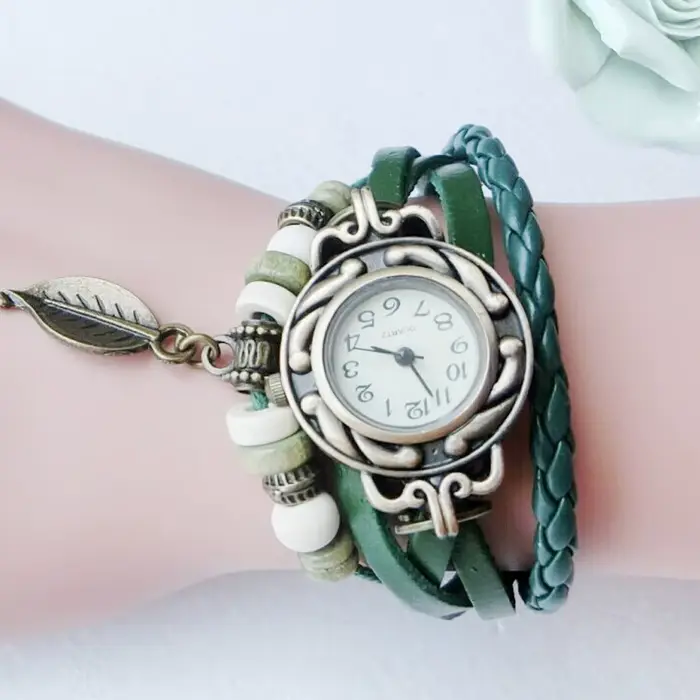 Montre-bracelet enveloppée de cuir vintage pour femmes