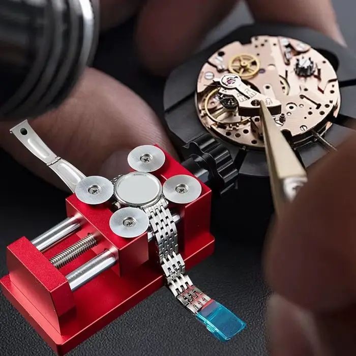 Outil d'entretien et de réparation pour montres : Ouvre-baquet à 4 lames rondes