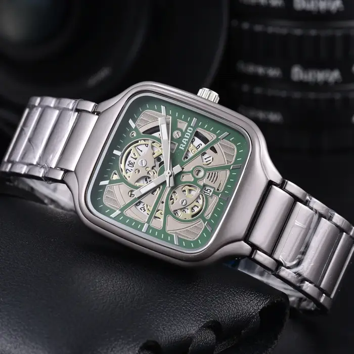Montres élégantes et uniques de marque originale Rado pour hommes