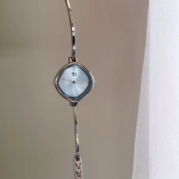 Montre inhabituelle bleu glace pour femmes, Mini cadran en diamant, en acier inoxydable, de haute qu