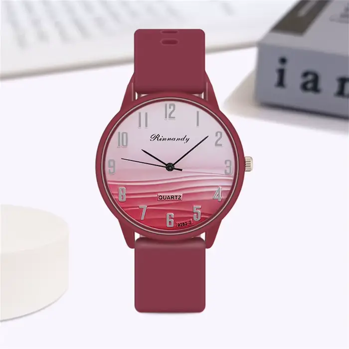 Montre à quartz de conception numérique de couleur de vague pour femmes sportives 2024