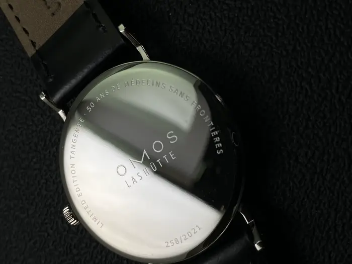 Montre mécanique manuelle ultra-fine de style Bauhaus