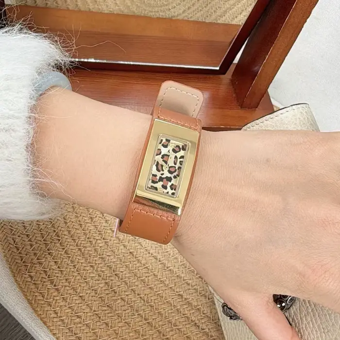 Montre de luxe en cuir de haute qualité pour femmes
