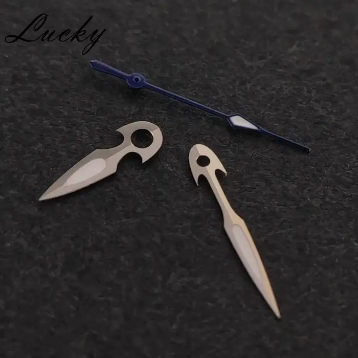 Aiguilles de montre lumineuses vertes