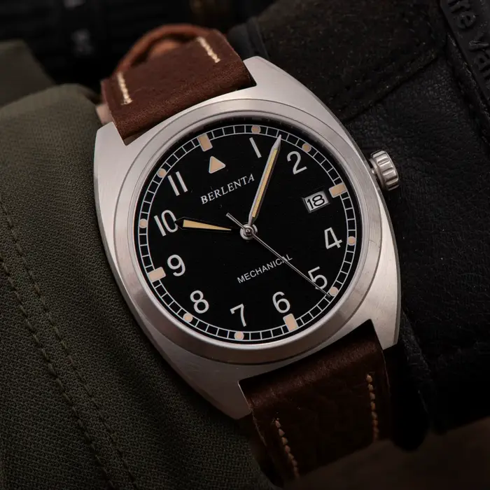 Montre de luxe en cuir cousue à la main de marque Berlenta