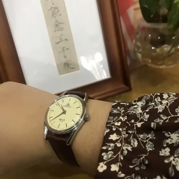 Montre Mécanique Manuelle Originale pour Homme et Femme