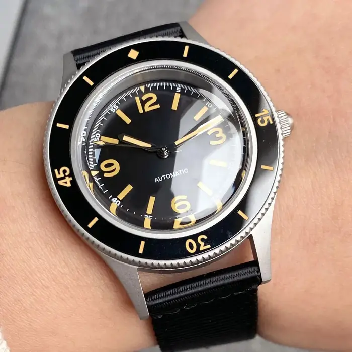 Tandorio – montre rétro noire pour hommes