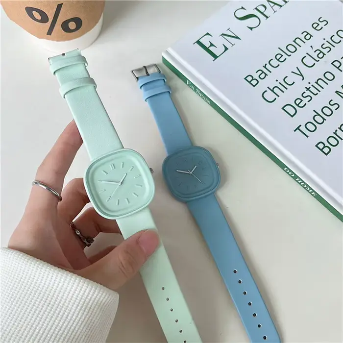 Montre carrée Macaron pour femme