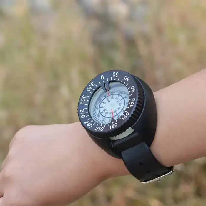 Montre de plongée professionnelle étanche avec boussole
