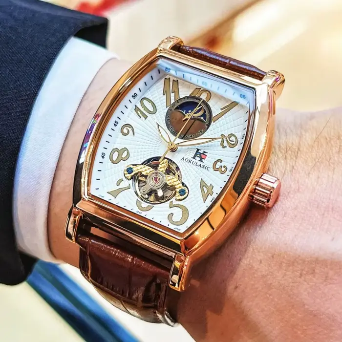 Montre mécanique entièrement automatique de style européen et américain pour hommes