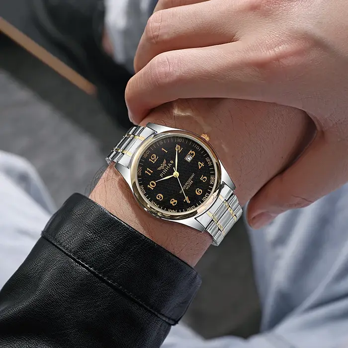 Montre en acier inoxydable XUNCHELL Quartz pour homme style casual et fashion occasions spéciales