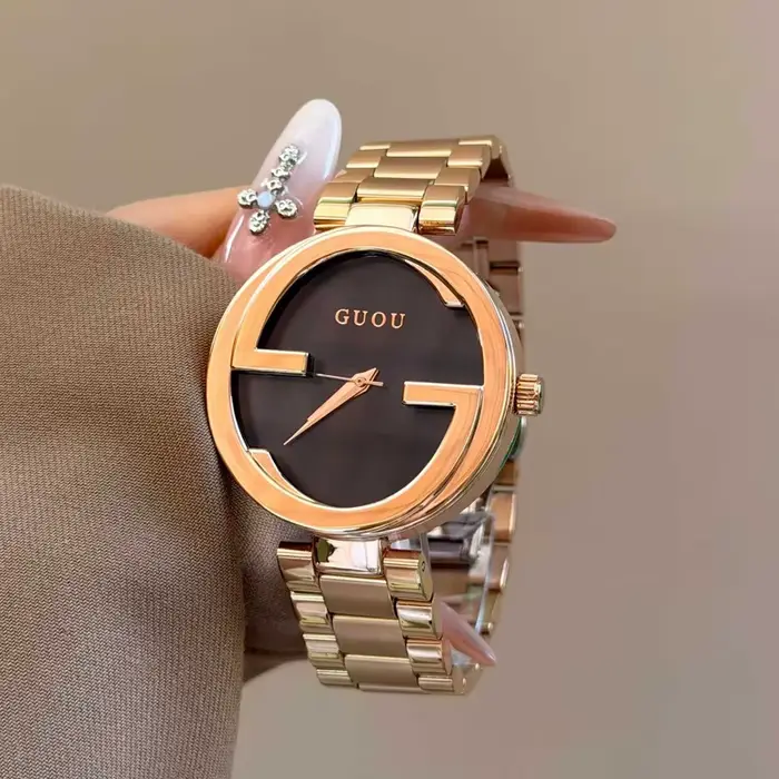 Montre pour femme à la mode et tendance avec bracelet en acier inoxydable ; Montre pour femme rétro 