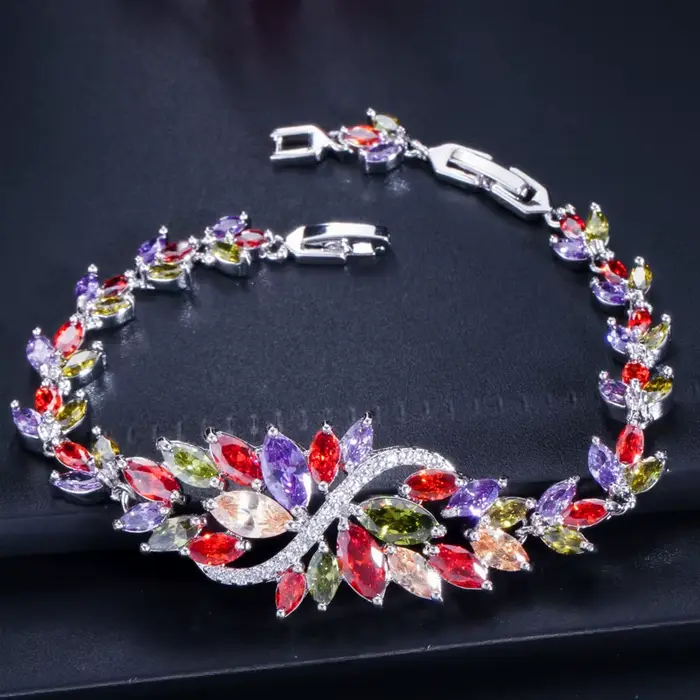 Bracelet de luxe en zircone bleue brillante pour femmes