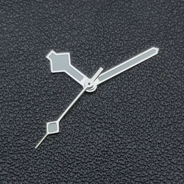 Aiguilles de montre en argent