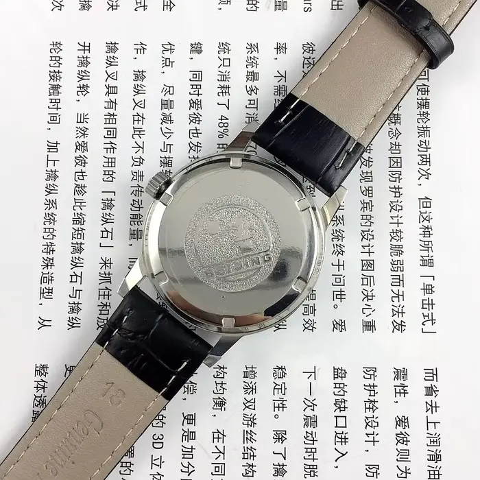 Montre mécanique manuelle pour hommes avec bracelet en cuir noir cadran blanc élégant pour affaires et occasions spéciales