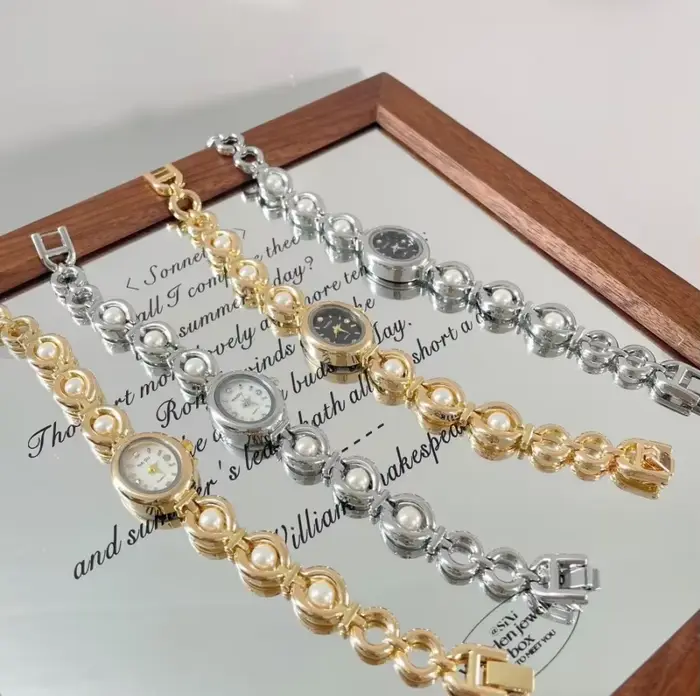 Nouvelle offre spéciale ovale belles dames Vintage montres pour femme fille étudiant mignon élégant petites femmes