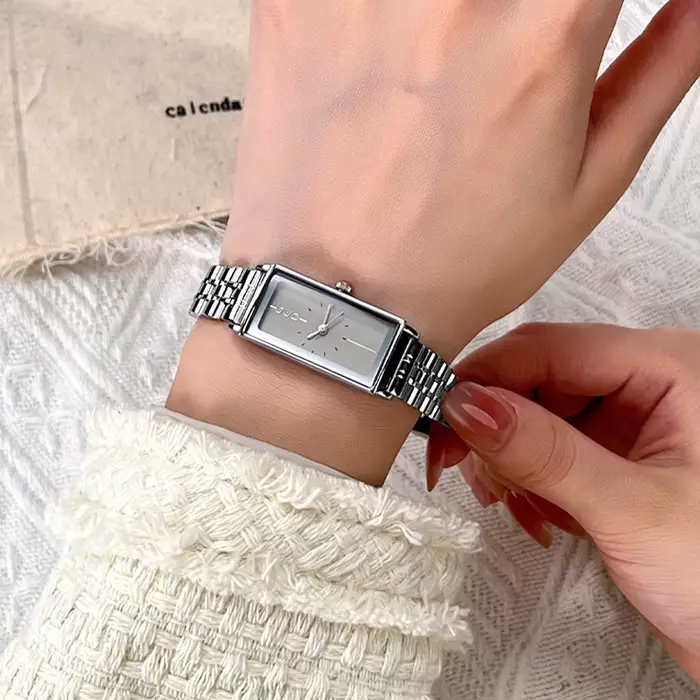 Montre GEDI Vintage Luxe Élégante Étanche Acier Inoxydable Quartz pour Femmes Occasions Spéciales Activités Sportives