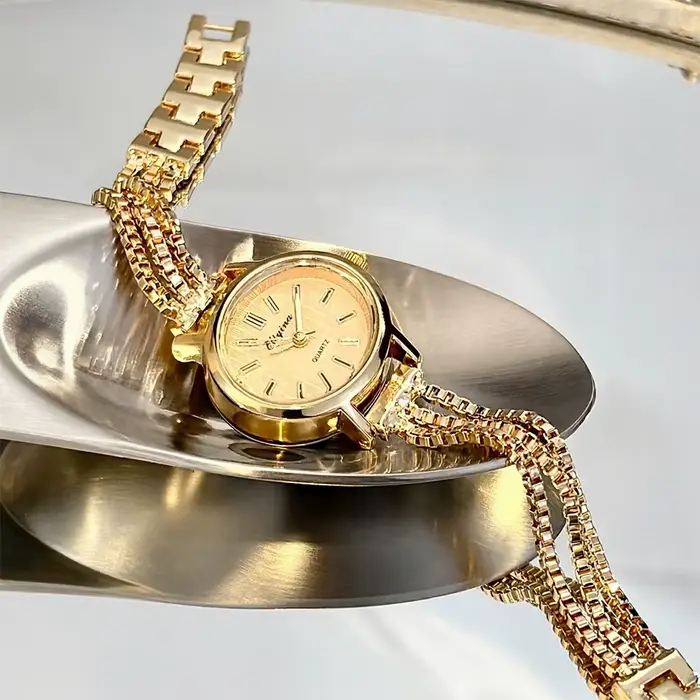 Bracelet de montre élégant à franges pour femme