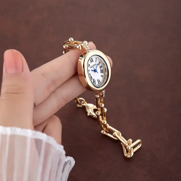 1 montre-bracelet à quartz de style nouveau