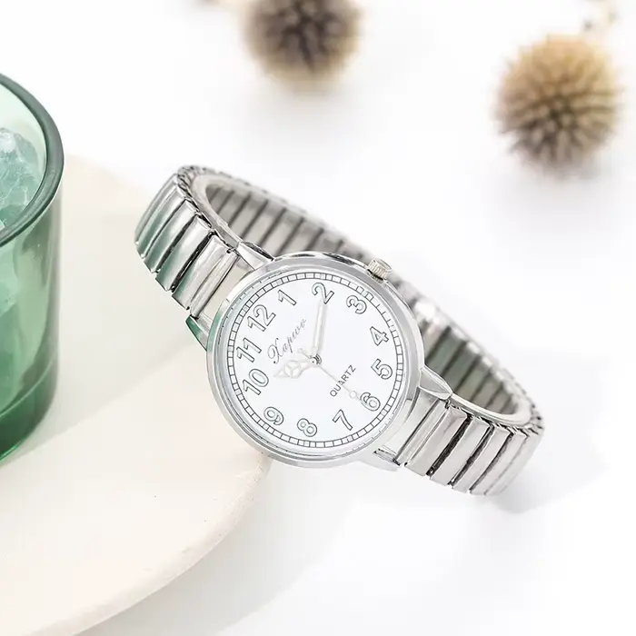 Montre pour femme à la mode avec chiffres arabes