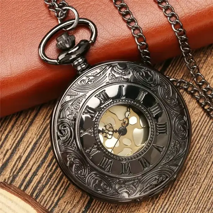 Montre de poche en bronze gravée chiffres romains