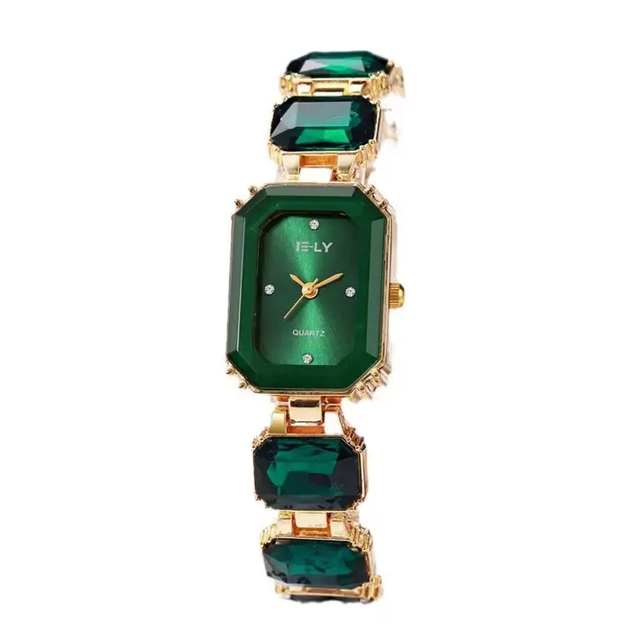 Montre pour femme carrée tendance de la mode petite