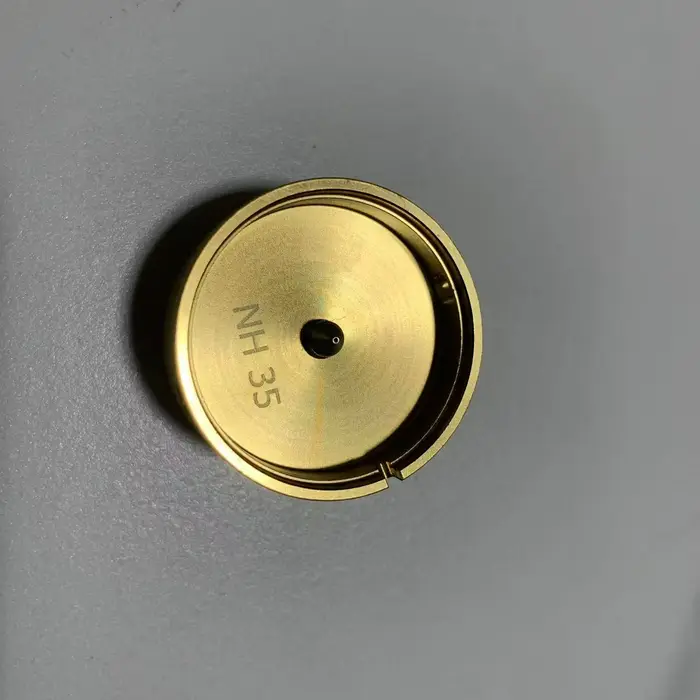 Outil de réparation de montre presse-aiguilles NH35 pour horlogers et amateurs avec conseils d'entretien polyvalents pour divers mouvements horlogers