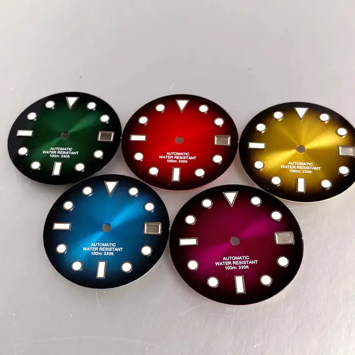 Cadran de montre Sunburst violet rouge vert bleu 29mm pour mouvements NH35 NH36 montres de plongée homme occasions spéciales à offrir