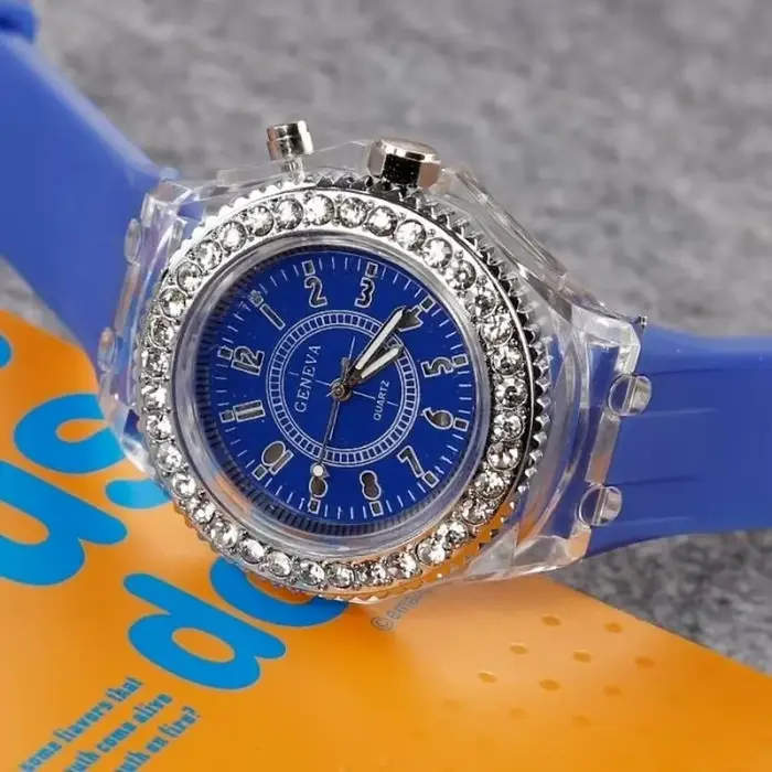 Montre lumineuse LED colorée étudiante quartz fluorescente homme femme style fashion casual ocassions nocturnes et soirées