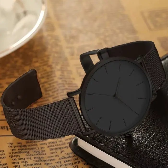 Montre à quartz ultra fine en acier inoxydable pour hommes