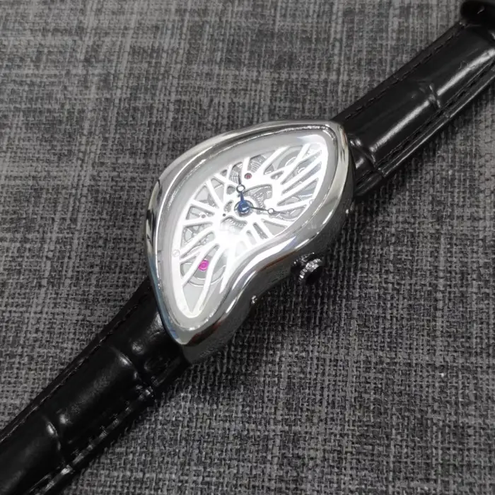 Nouvelle montre à quartz non conventionnelle avec cadran squelette et design torsadé