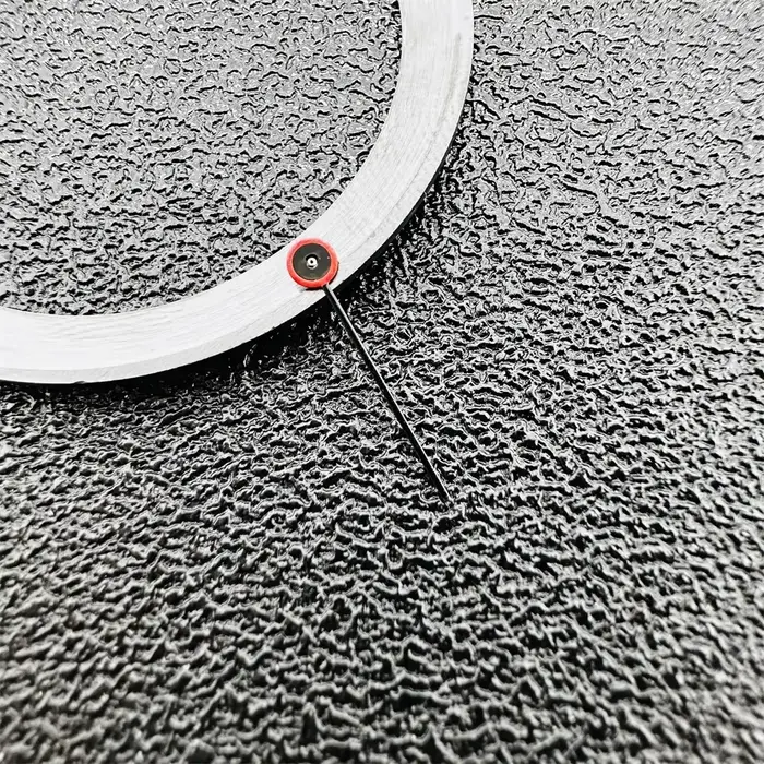 Aiguilles de montre noires et rouges pour mouvement NH35/NH36/4R/7S