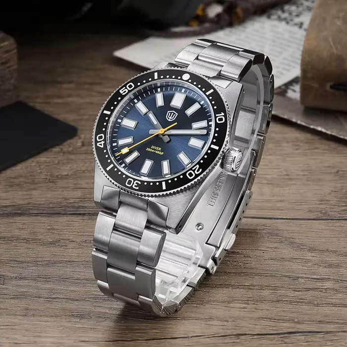 Montre Quartz VH31 à Boîtier Acier Inoxydable Lumineux pour Hommes Occasions Spéciales Plongée et Exploration