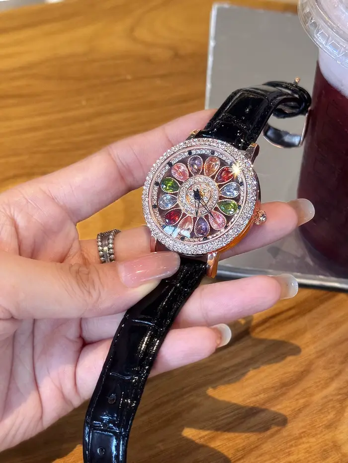 Une montre pour femme de luxe éblouissante et élégante