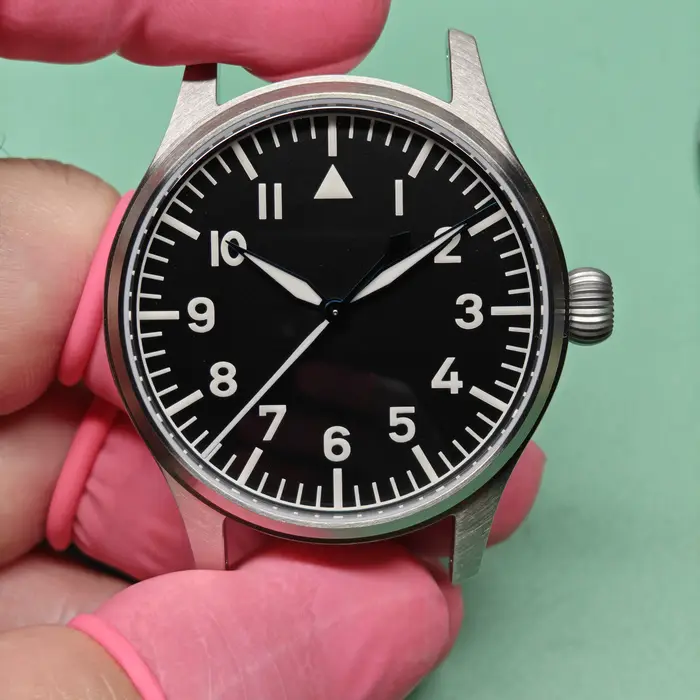 Escapement Time Montre pilote à mouvement automatique avec cadran noir de type B