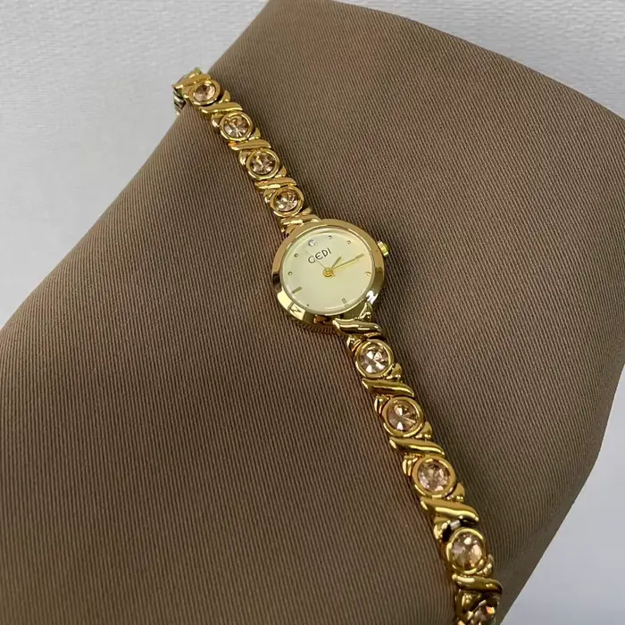 Montre-Bracelet classique rétro pour femmes
