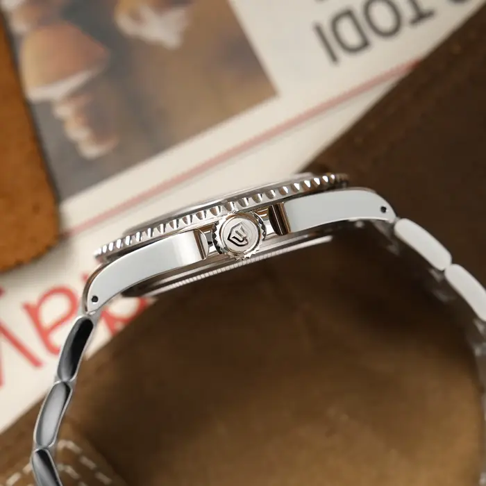 Montre Watchdives WD5513Q VH31 avec mouvement à secondes fluotantes