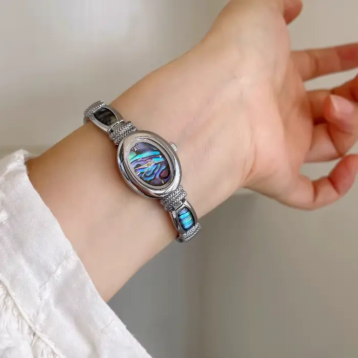 Montre non conventionnelle en coquillage d'ormeau