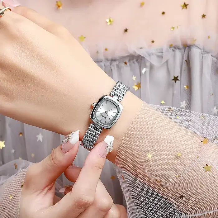 Montre en or avec bracelet en acier inoxydable pour femme