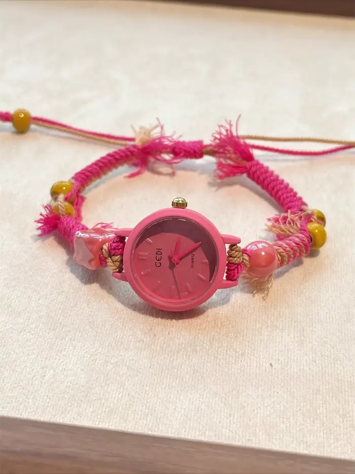 Montre de style bracelet rose rouge pour femmes élégante à offrir pour occasions spéciales haute qualité quartz luxueuse