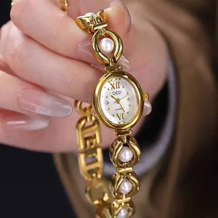 Montres-Bracelets en or pour femmes