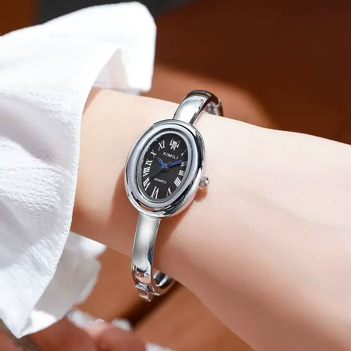 Montre bracelet vintage à cadran ovale