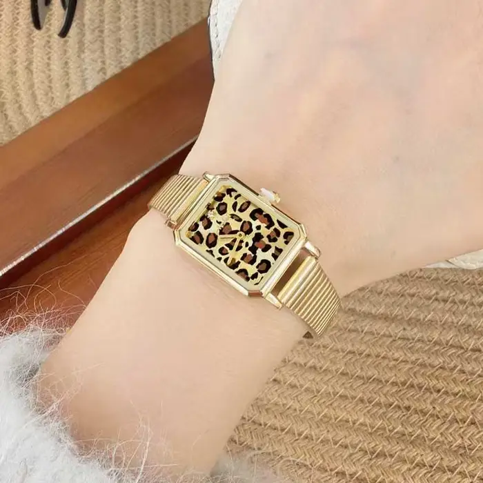 2026 nouveauté imprimé léopard rétro montre pour femme rectangulaire haut de gamme femmes Quartz mod