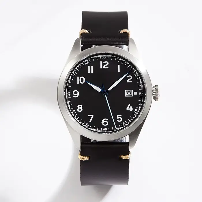 Montre de terrain tendance pour homme
