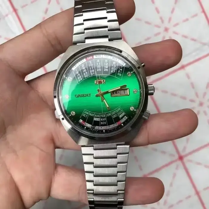 Montre Orient automatique mécanique 118A avec grand cadran rotatif