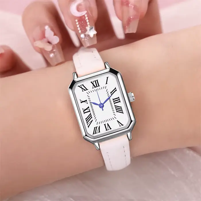 Montre femme carrée élégante avec bracelet cuir noir chiffres romains pour bureau et quotidien