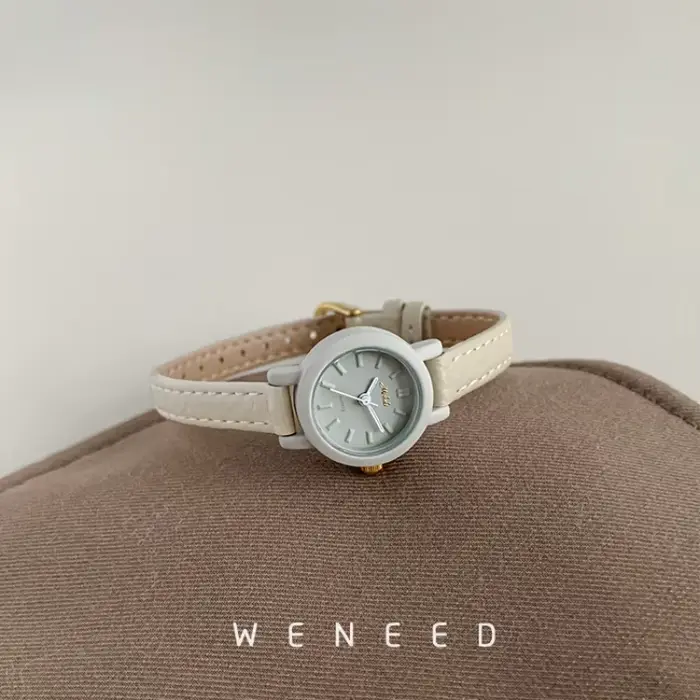 Montre-bracelet à quartz arc-en-ciel ultra fine pour femme