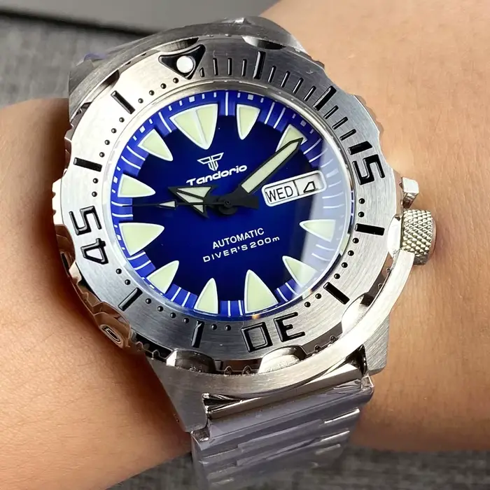 Montre Monster Orange Tandorio pour Hommes Robuste et Élégante Mécanique avec Boîtier Acier Inoxydable et Bracelet en Acier Occasions Spéciales et Activités Extérieures