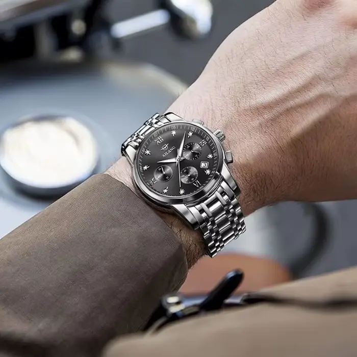 Montre Sportive Daniel Gorman Dorée avec Boucle Acier Inoxydable pour Hommes et Femmes Occasions Spéciales