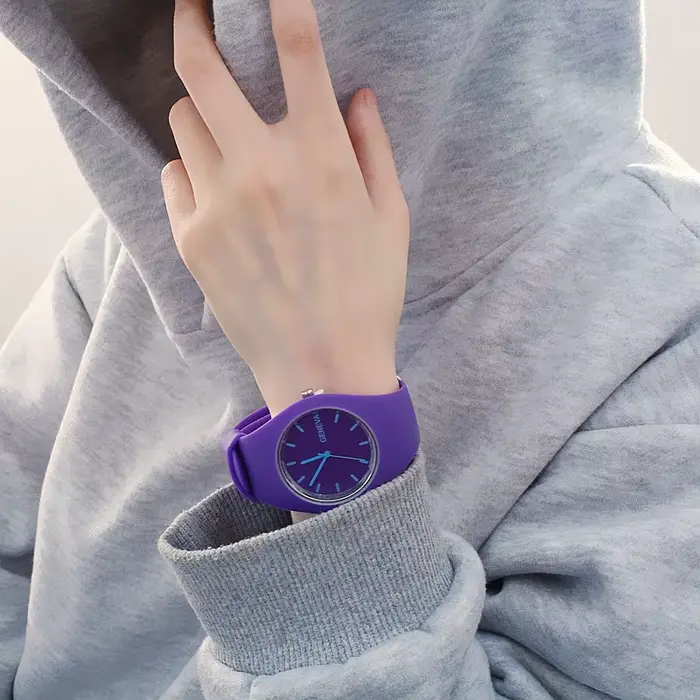 Montre pour femme Simple mode femmes marque de luxe étanche montres à Quartz Ultra-mince conception dames